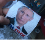 Paperviestintää. Kiovan katumyymälässä vuonna 2018 myynnissä ollutta Putin-WC-paperia.